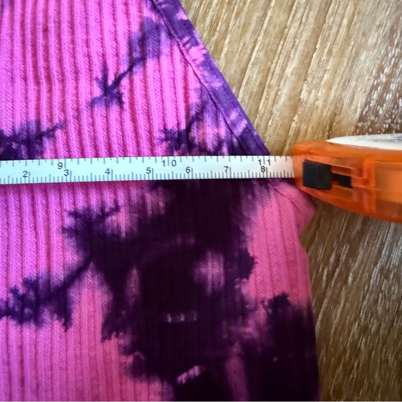 Set Bombshell Sportswear Tie Dye Seamless Leggings and bra top size M. - Picture 6 of 6